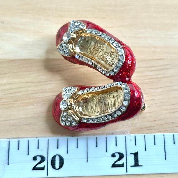 Enamel Ruby Red Slippers Rhinestone Gold Tone Brooch Pin - Picture 6 of 7